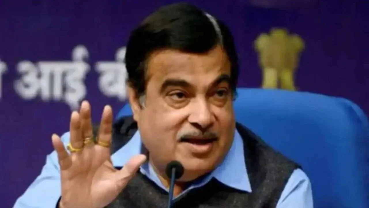 আগামীবছর অক্টোবর থেকেই যাত্রীবাহি চারচাকা গাড়িতে বাধ্যতামূলক হচ্ছে ৬ টি এয়ারব্যাগ, জানিয়ে দিলেন কেন্দ্রীয় সড়ক পরিবহন মন্ত্রী নীতিন গড়করি