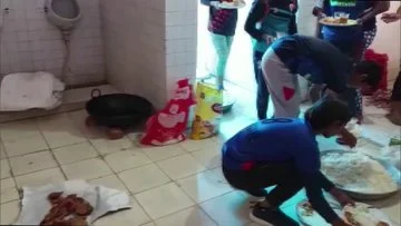 যতকান্ড যোগী রাজ্যে, শৌচাগারে রাখা খাবার দেওয়া হল কাবাডি খেলোয়াড়দের, ভিডিও ভাইরাল হতেই সরব বিরোধীরা