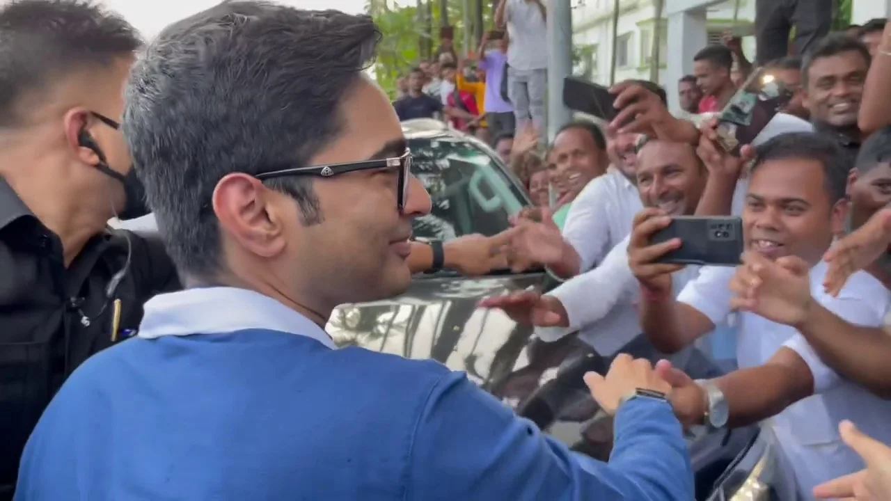 চা শ্রমিকরা প্রাপ্র্য না পেলে এবার বিজেপি  সাংসদ- বিধায়কদের বাড়ি ঘেরাও হবে, মালবাজারে  বললেন  অভিষেক 