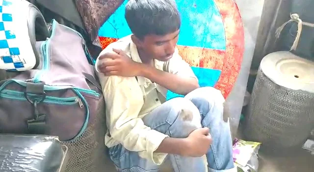 প্রায় এক কিলোমিটার রাস্তা দৌড়ে মোবাইল চোরকে হাতেনাতে ধরলেন বালি ট্রাফিকের দুই পুলিশ আধিকারিক