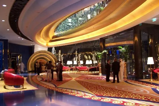 সোনায় মোড়া বিশ্বের সবচেয়ে বিলাসবহুল হোটেল, এক রাত কাটানোর খরচ ২০ লক্ষ টাকা, জানতে হলে পড়তে হবেই