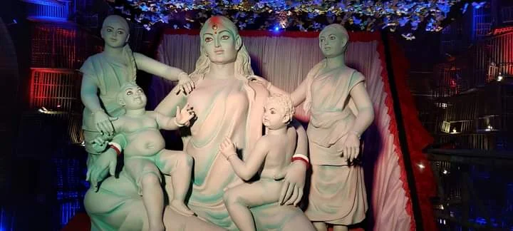 থিম বনাম সাবেকি, জমজমাট হাওড়ার পুজো 