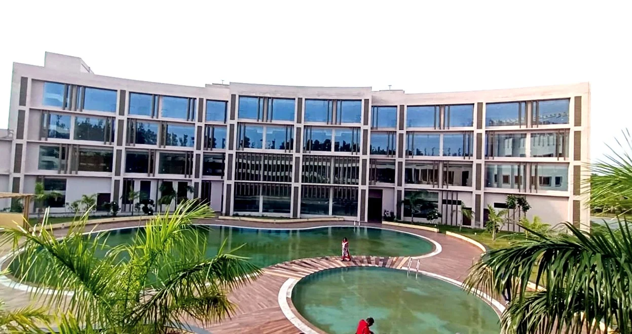 দিঘায় সরকারের তৈরি কনভেনশন সেন্টারে বেসরকারি সংস্থার হাত ধরে গড়ে উঠছে থ্রি স্টার ক্যাটাগরি হোটেল