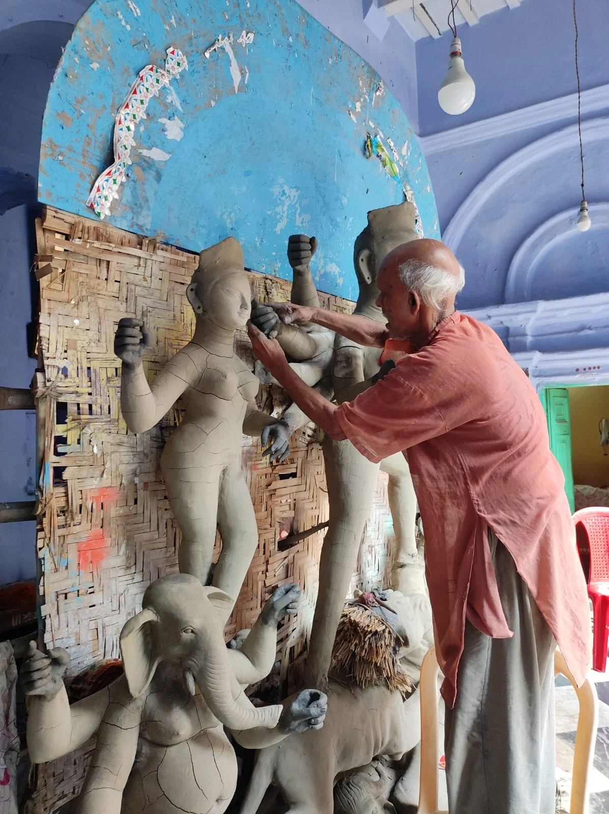 বনেদি বাড়ির আরাধনা:   ১৪৯ বছরে পা দিল হাওড়ার  সালকিয়া ঢ্যাং পরিবারের পুজো