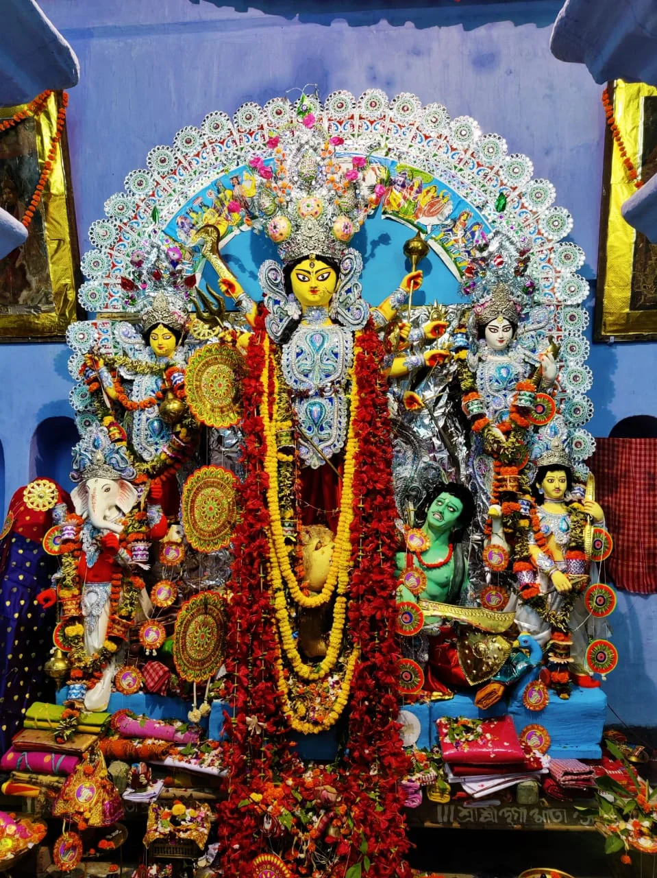 বনেদি বাড়ির আরাধনা:   ১৪৯ বছরে পা দিল হাওড়ার  সালকিয়া ঢ্যাং পরিবারের পুজো