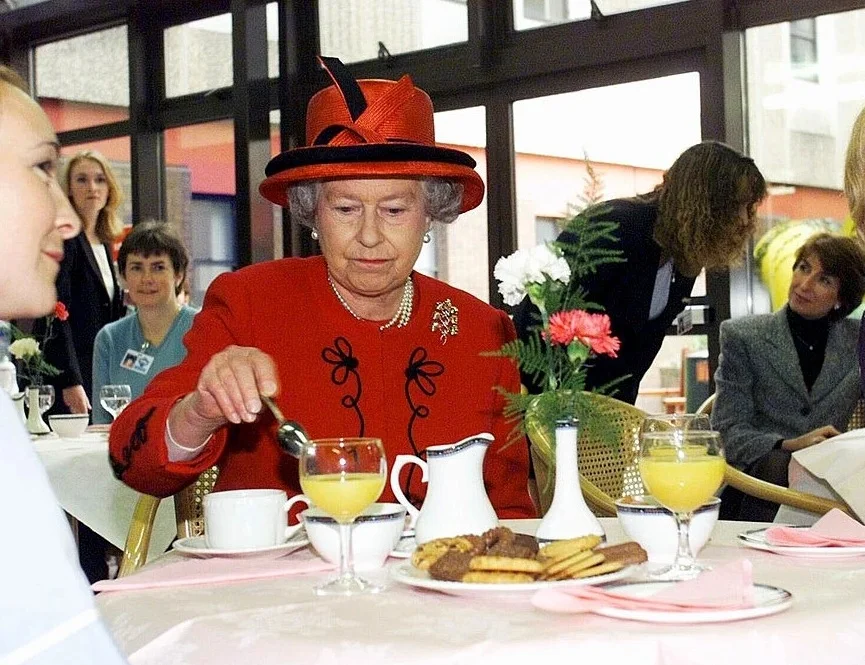 স্বাস্থ্যসচেতন, গহনাপ্রিয় মানুষের আড়ালে ছিলেন আলাদা ব্যক্তিত্ব, রাজপরিবারের রীতি ভেঙে রানি যোগ দেন পুরনো ভৃত্যের শেষকৃত্যে  