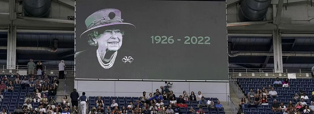 রানির মৃত্যুতে ইংল্যান্ডে বন্ধ টেস্ট ক্রিকেট ও ফুটবল