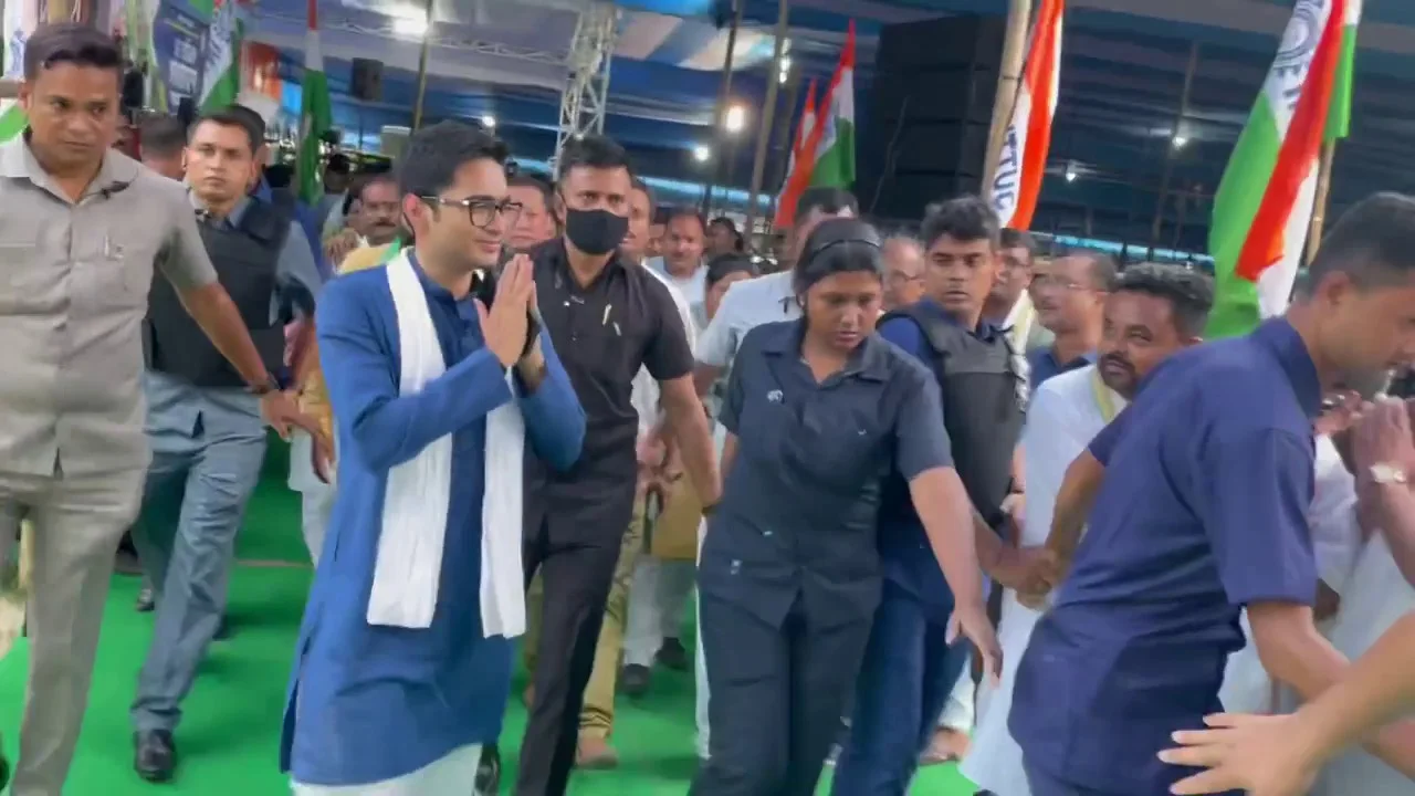 চা শ্রমিকরা প্রাপ্র্য না পেলে এবার বিজেপি  সাংসদ- বিধায়কদের বাড়ি ঘেরাও হবে, মালবাজারে  বললেন  অভিষেক 