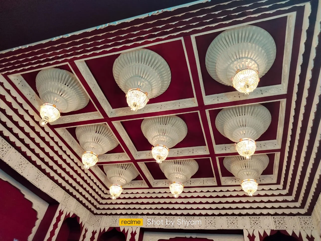 থিম বনাম সাবেকি, জমজমাট হাওড়ার পুজো 