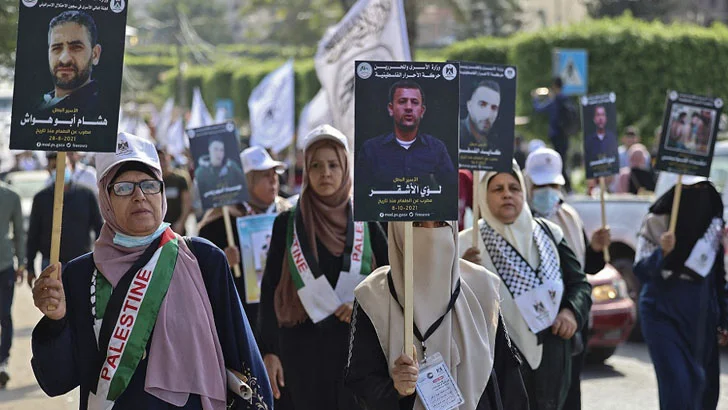 বিনা চিকিৎসায় ফিলিস্তিনি বন্দিদের মারছে ইসরাইল