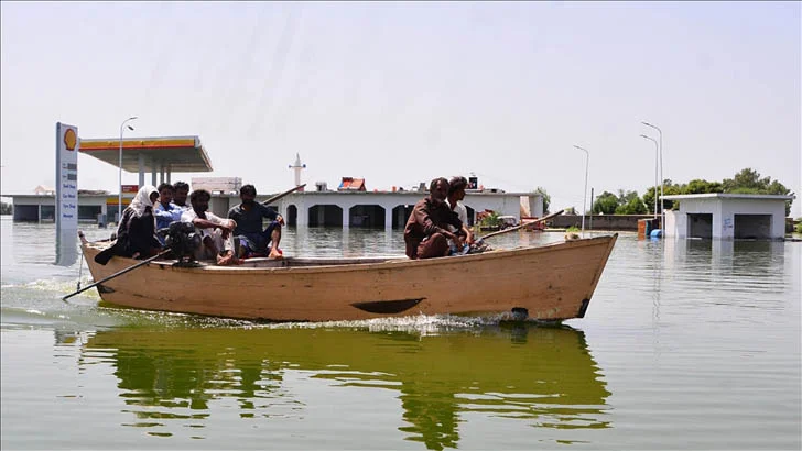 পাকিস্তানে বন্যায় মৃত্যু বেড়ে ১৪০০