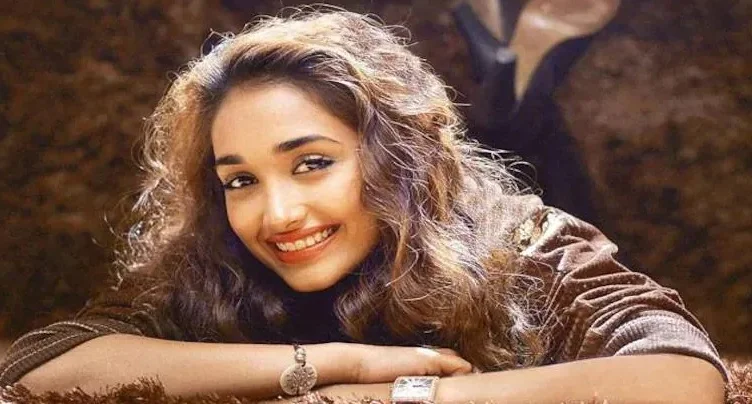 জিয়া খান মৃত্যু মামলায় অভিনেত্রীর মায়ের পূণর্তদন্তের আর্জি খারিজ বম্বে হাই কোর্টের