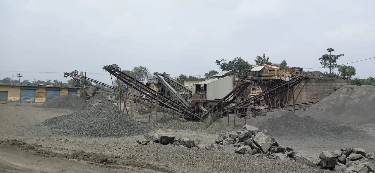 বীরভূম জেলার কালো পাথর শিল্প বন্ধ! বিপুল রাজস্ব ক্ষতির আশঙ্কা রাজ্য সরকারের