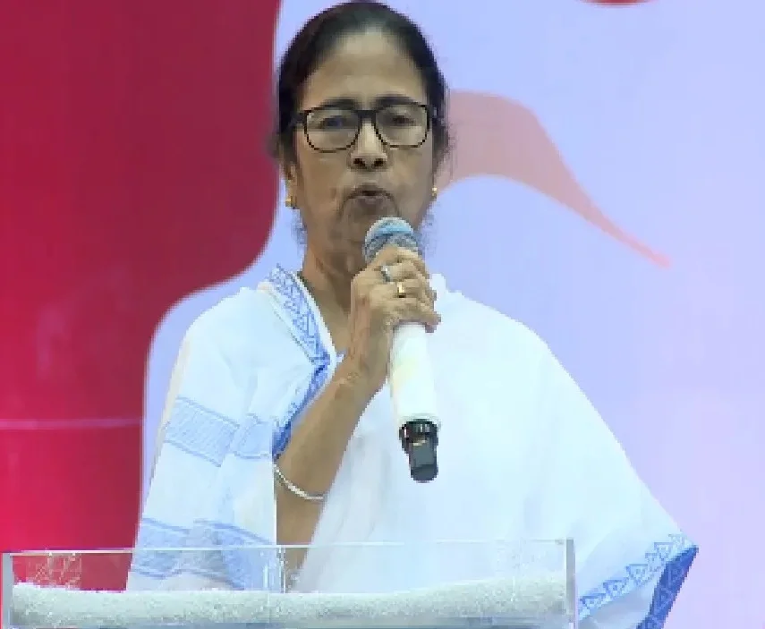 শিক্ষক দিবসে শিক্ষারত্ন সম্মান প্রদান অনুষ্ঠান থেকে, নৈতিক চরিত্র গঠনের পরামর্শ মুখ্যমন্ত্রীর