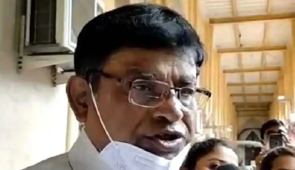 এখনই গ্রেফতার করতে পারবে না সিবিআই, সাময়িক স্বস্তিতে মানিক