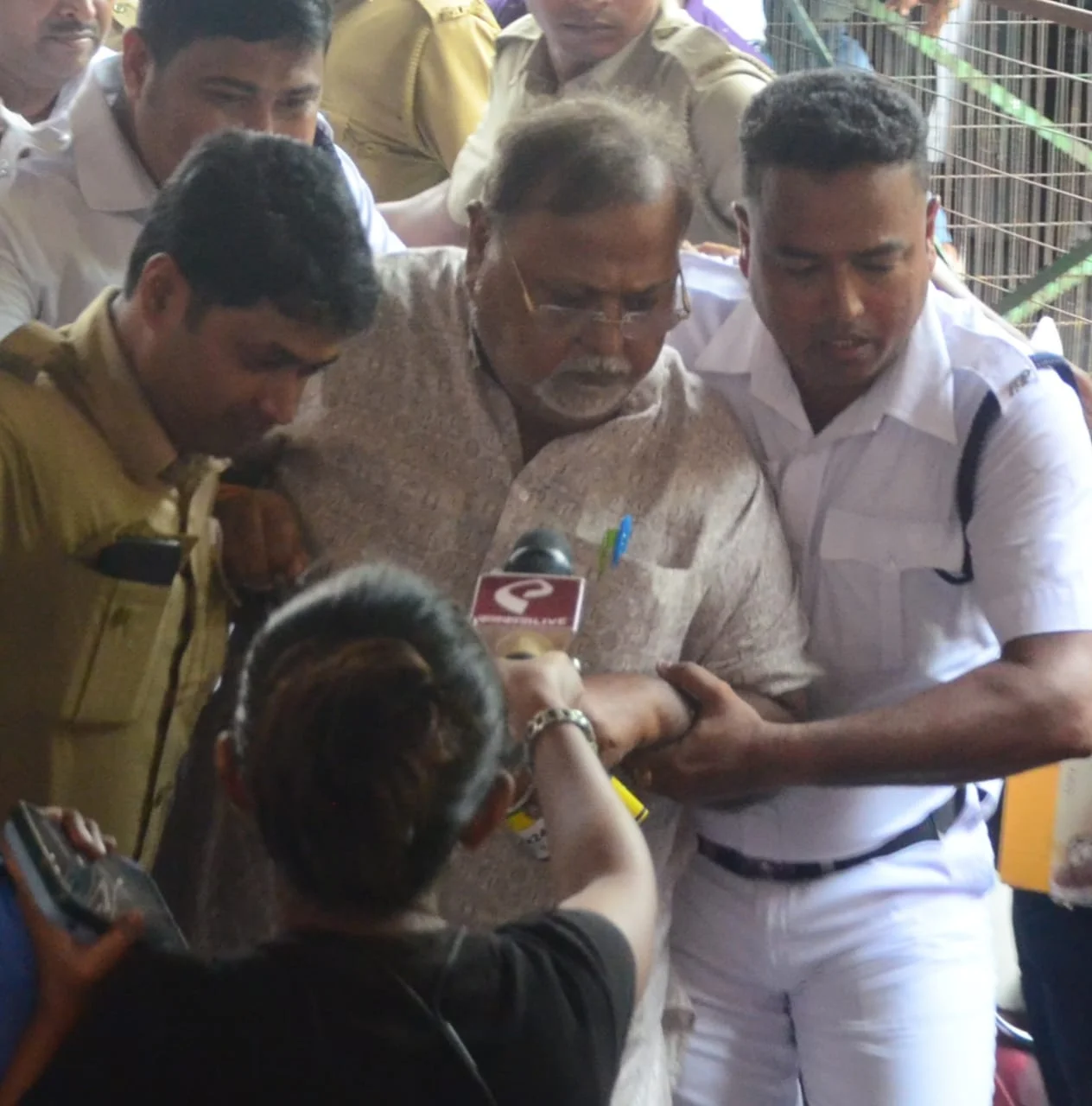 আমি নির্দোষ, নিয়োগের ক্ষেত্রে আমার কোনও ভূমিকা ছিল না, জামিন দেওয়া হোক: পার্থ  