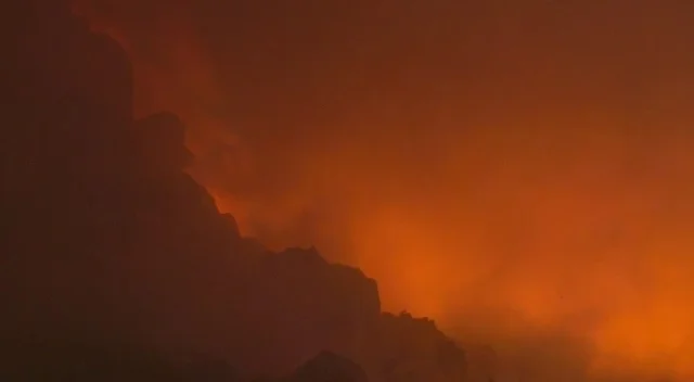 সালকিয়ার তুলোর গুদামে বিধ্বংসী আগুন,প্রচুর ক্ষয়ক্ষতির আশঙ্কা