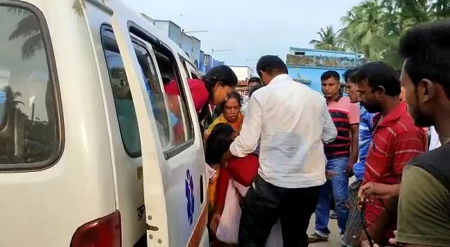 শিক্ষক দিবসের অনুষ্ঠানেই অসুস্থ ২০ জন পড়ুয়া, ভর্তি হাসপাতালে