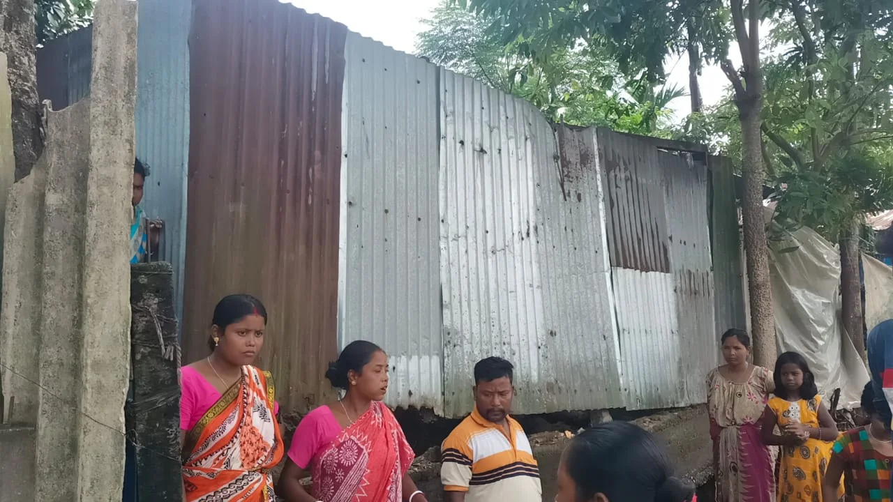 মুখেভাতের আনন্দ ভাসিয়ে নিয়ে গেল আংরাভাসা!
