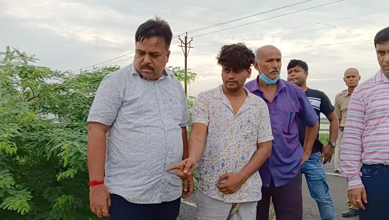 বাগুইআটি কাণ্ডে  হাড়োয়া ও ন‍্যাজাটের ঘটনাস্থলে মূল অভিযুক্ত সত্যেন্দ্রকে  নিয়ে পুননির্মাণ করালো সিআইডি