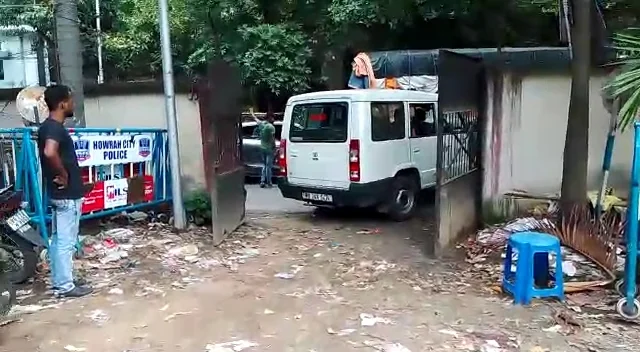 গোলাবাড়িতে ট্রাফিক পুলিশের অফিসের সামনে থেকেই মিললো বোমা, ঘটনাস্থলে বম্ব স্কোয়াড