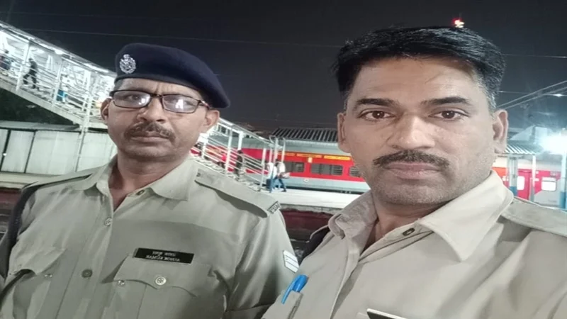 মধ্যপ্রদেশের মোরেনায় দুরন্ত এক্সপ্রেসের ধাক্কায় নিহত দুই আরপিএফ কনস্টেবল