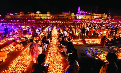 ২০ লক্ষ প্রদীপের আলোর সাজে অযোধ্যা, রামলালার দর্শন সেরে সরযূ নদীর তীরে আরতি প্রধানমন্ত্রীর  