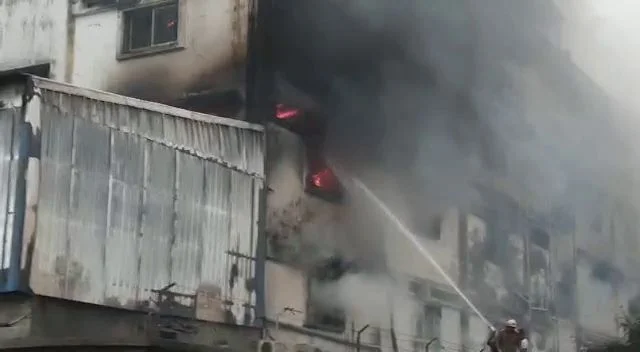 বিধ্বংসী অগ্নিকাণ্ড বানতলা লেদার কমপ্লেক্সে, আগুন নেভাতে ১৬টি ইঞ্জিন, আনা হল হাইড্রোলিক ল্যাডার