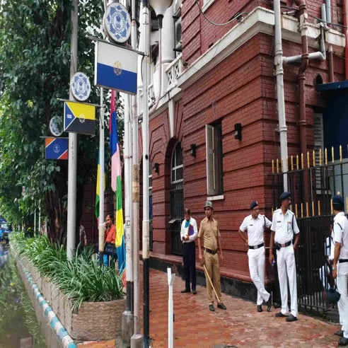 উৎসবে অশান্তির আঁচও থাকে না, আমরা একসঙ্গেই থাকি, মোমিনপুরের বাসিন্দারা