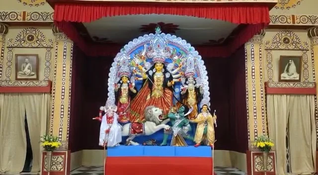 মহাষষ্ঠীর পুণ্য লগ্নে বেলুড় মঠেও পুজোর সূচণা