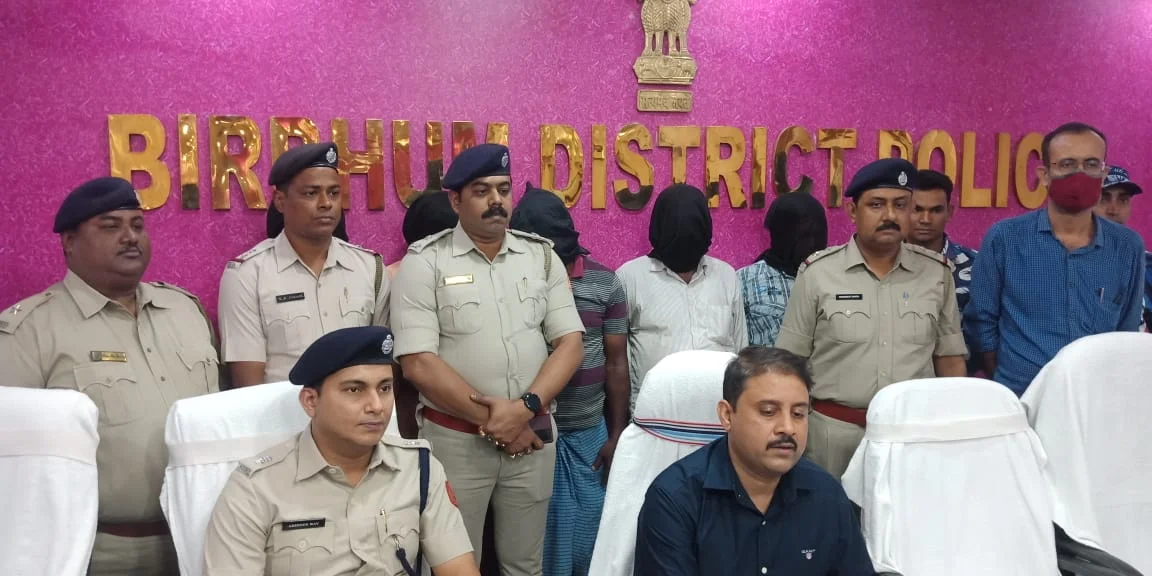 দুই  ব্যক্তিকে  অপহরণ করে মুক্তিপণ আদায়ের অভিযোগ, প্রাক্তন পুলিশকর্মী সহ গ্রেফতার মোট  পাঁচ