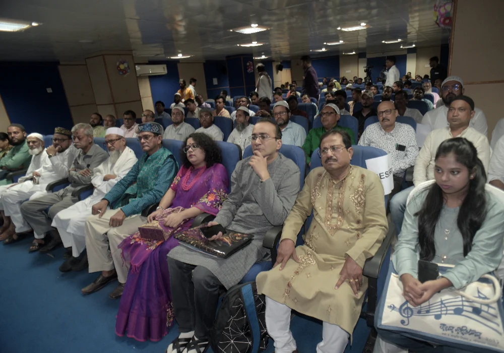 বিভিন্ন ধর্মের মানুষের উপস্থিতিতে সম্প্রীতির মিলন উৎসবে পরিণত হল নবী দিবসের অনুষ্ঠান