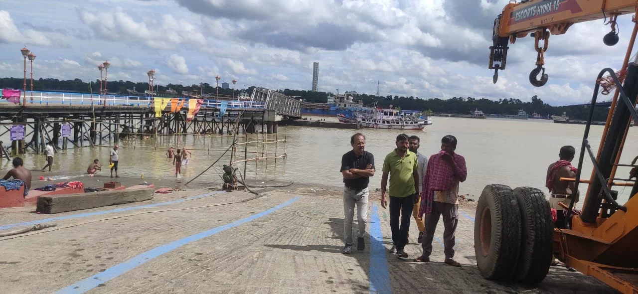 হাওড়ার পুজো কার্নিভালে অংশ নেবে ১৭টি পুজো কমিটি, চূড়ান্ত প্রস্তুতি  খতিয়ে দেখল জেলা প্রশাসন