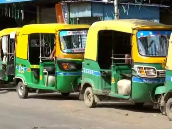 অতিরিক্ত ভাড়া ও যাত্রী হেনস্থার অভিযোগে  বন্ধ হতে চলেছে ওলা, উবার, র‌্যাপিডোর মতো সংস্থা