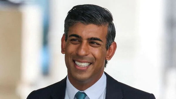 ব্রিটেনের পরবর্তী প্রধানমন্ত্রী হচ্ছেন ভারতীয় বংশোদ্ভূত ঋষি সুনক,  ২৮ অক্টোবর শপথ গ্রহণ
