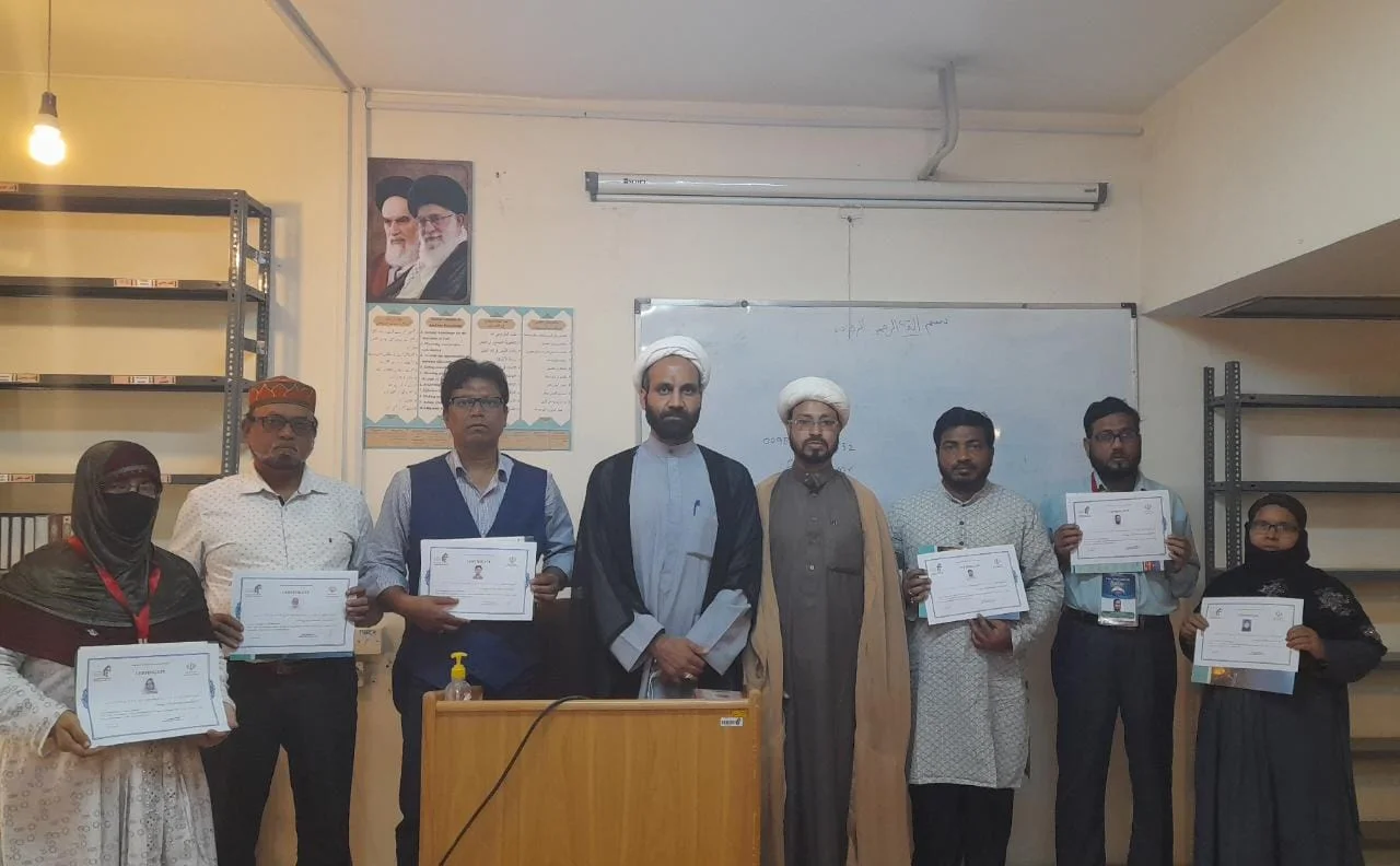 আল মুস্তাফা ইন্টারন্যাশনাল ইউনিভার্সিটি থেকে শর্টকোর্স করে সার্টিফিকেট প্রাপ্ত হল বাংলার ছ'জন