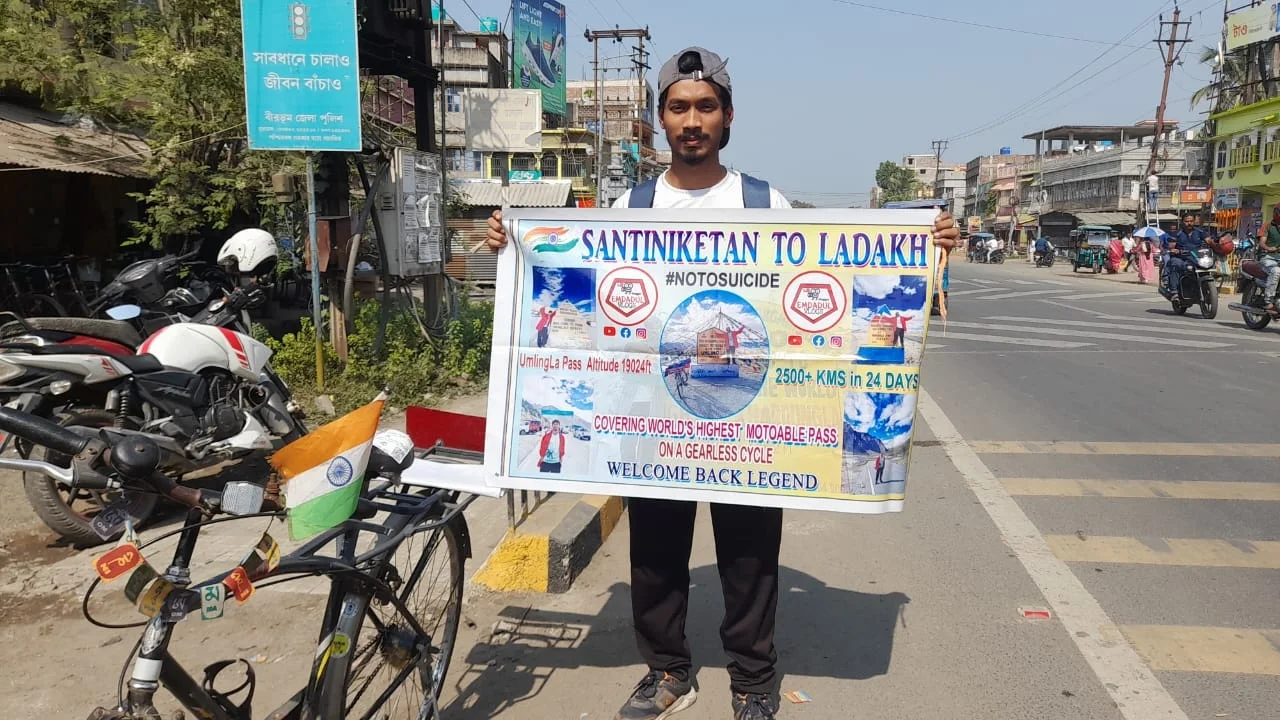 সাইকেলে উনিশ হাজার ফুটের বেশি উচ্চতা স্পর্শ জোমাটো বয় এমদাদুলের