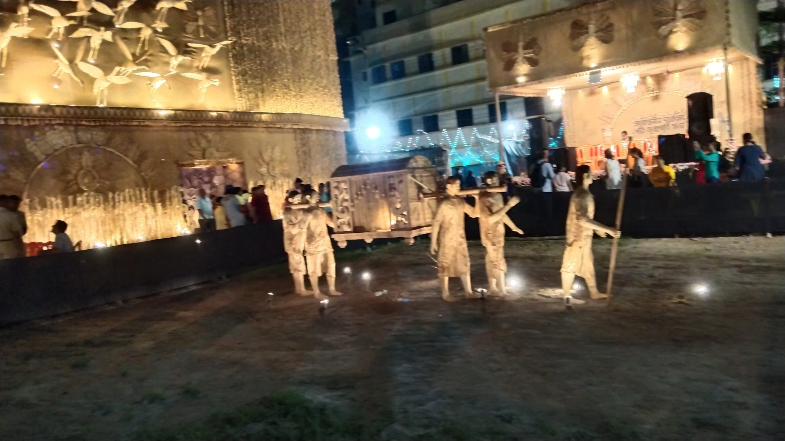 সমাজ সচেতনতার বার্তা দিচ্ছে হাওড়ার শারদ বন্দনা