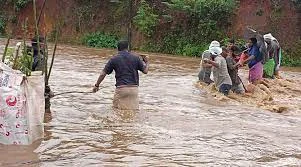 লাগাতার বৃষ্টিতে বিপর্যস্ত উত্তরাখণ্ড, বন্ধ ৭০টিরও বেশি রাস্তা, বিচ্ছিন্ন যোগাযোগ ব্যবস্থা