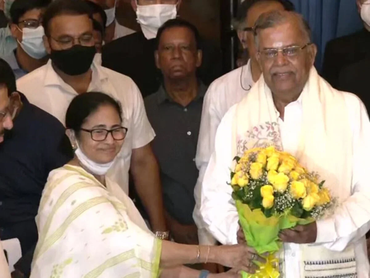 রাজ্যপাল লা গণেশনের আমন্ত্রণে চেন্নাই পাড়ি দিচ্ছেন মুখ্যমন্ত্রী মমতা বন্দ্যোপাধ্যায়