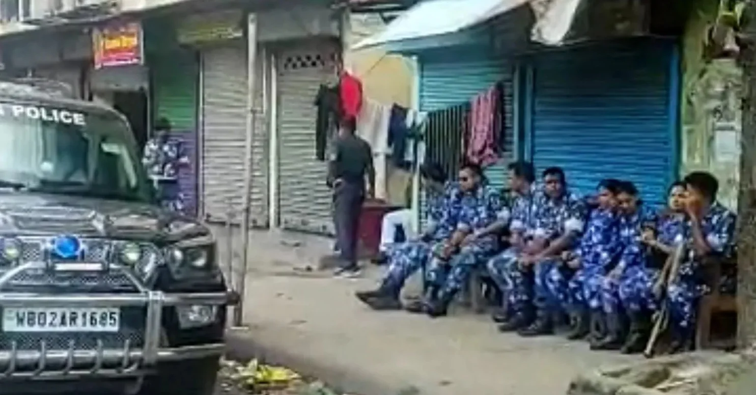 আমাদের থাকতে হবে একসঙ্গে