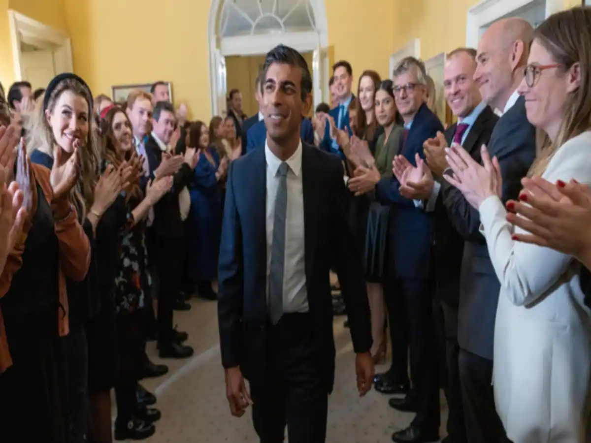 মন্ত্রিসভা গঠন ঋষির, ট্রাসের ৮ মন্ত্রী ছাঁটাই