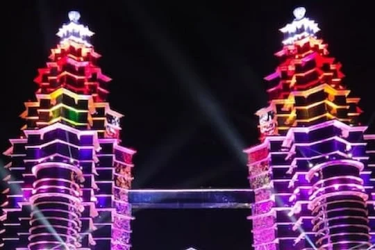 আবহাওয়া বিভ্রাট! বন্ধ হয়ে গেল কল্যাণীর বিখ্যাত টুইন টাওয়ার মণ্ডপ