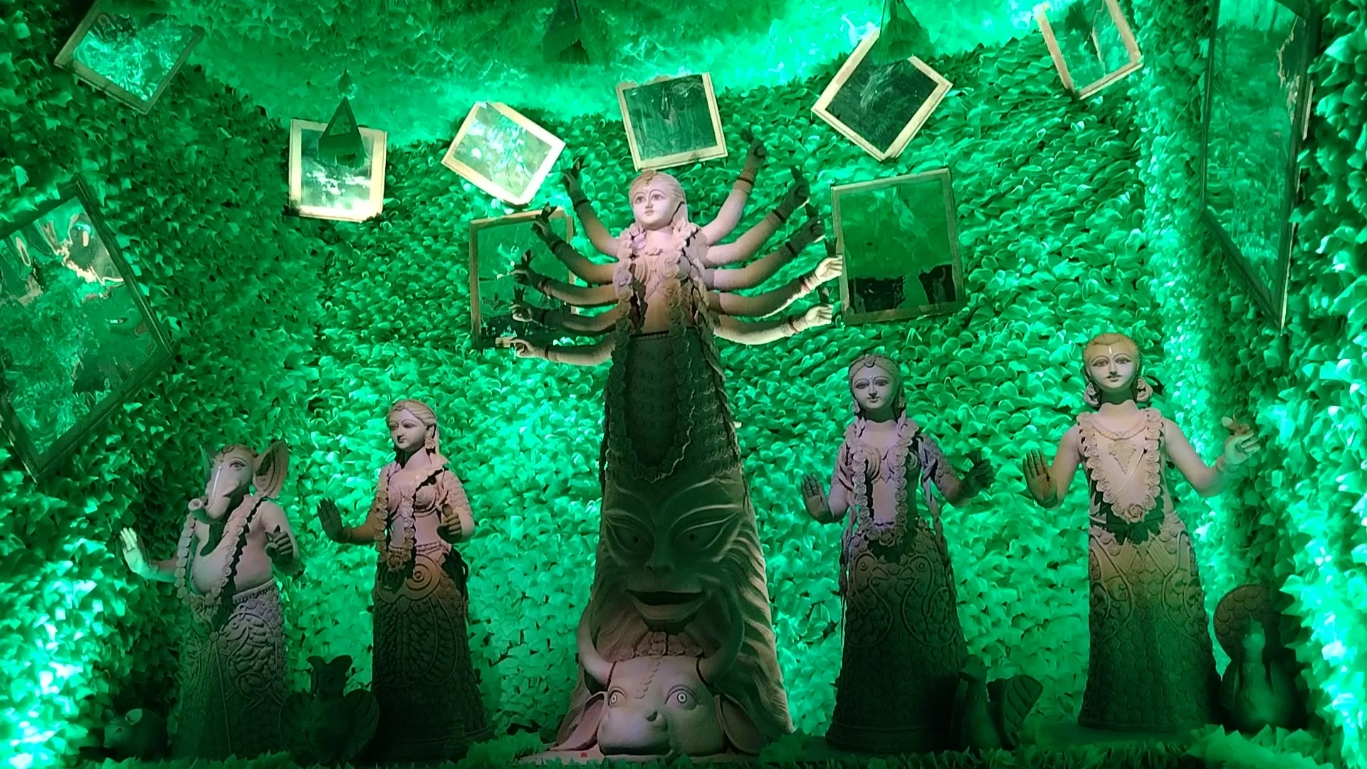 সমাজ সচেতনতার বার্তা দিচ্ছে হাওড়ার শারদ বন্দনা