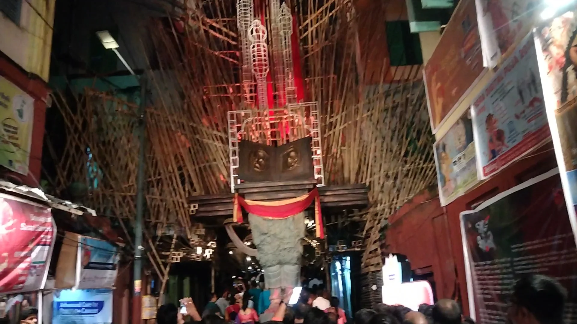 শহর ও শহরতলীর বেশ কিছু সেরা পুজোর ছবি, পুবের কলম ডিজিটালে দেখুন ফটো গ্যালারি