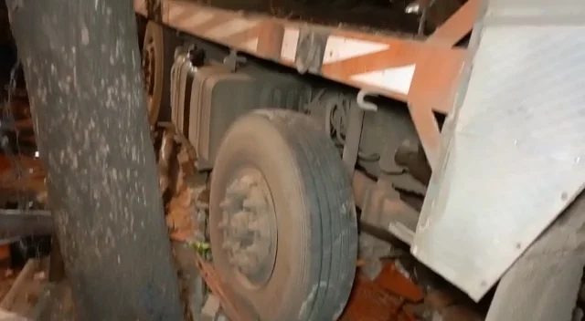 কোনা এক্সপ্রেসওয়ের জানাগেটের কাছে ভয়াবহ দুর্ঘটনা, মৃত গাড়ি চালক দীর্ঘক্ষণ যানজট