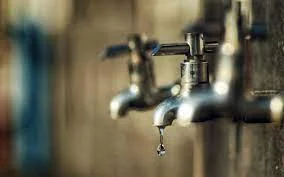 পানীয় জলের অভাবে পথ অবরোধ খাস কলকাতার জোড়াবাগানে