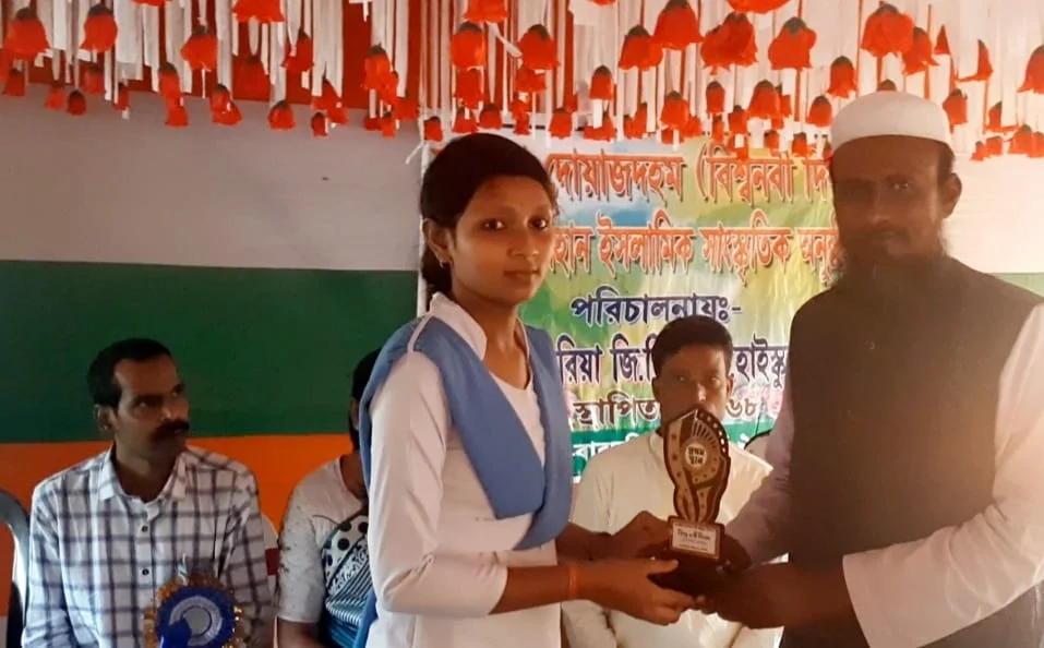 নবী দিবস উপলক্ষ্যে হাইস্কুলে ইসলামিক সাংস্কৃতিক অনুষ্ঠান