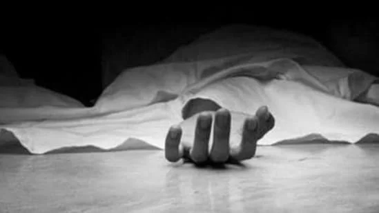 প্যারোলে মুক্তি পাওয়া সাজাপ্রাপ্ত আসামির ঝুলন্ত দেহ উদ্ধার বেলুড়ের বাড়িতে