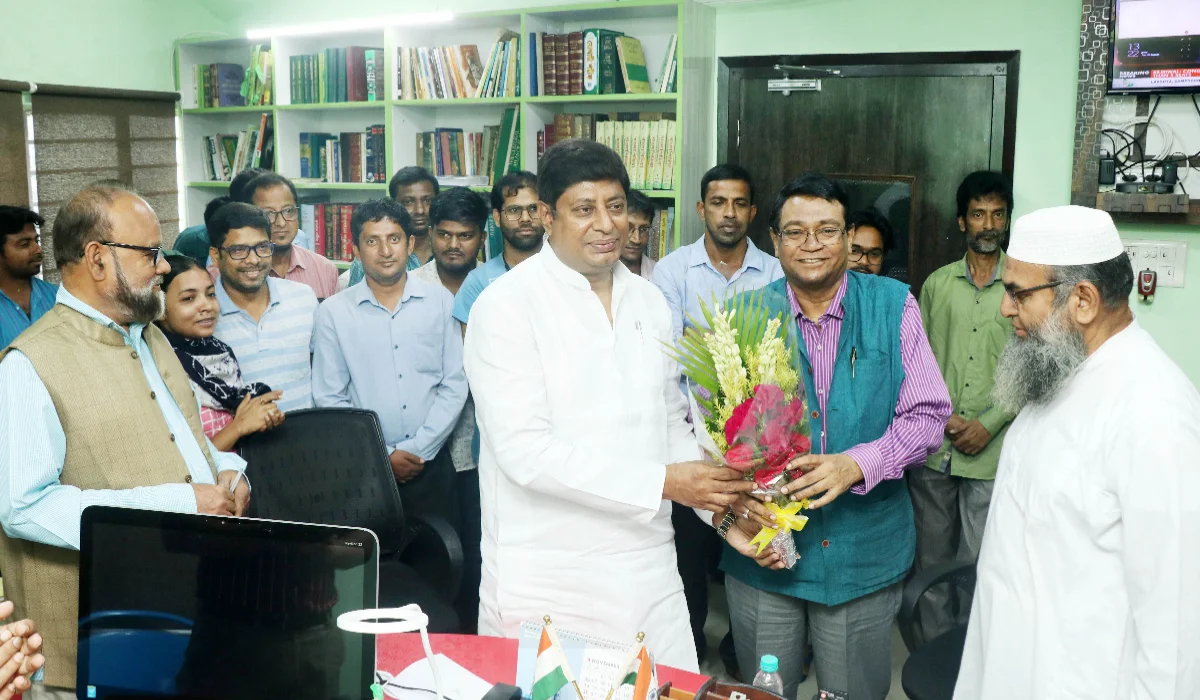 নবায়নের পর ইসলামিয়া হাসপাতাল নতুন করে সাধারণ মানুষের কাছে সুষ্ঠু চিকিৎসা পরিষেবা দেওয়ার কাজ শুরু করেছে: আমিরুদ্দিন ববি 